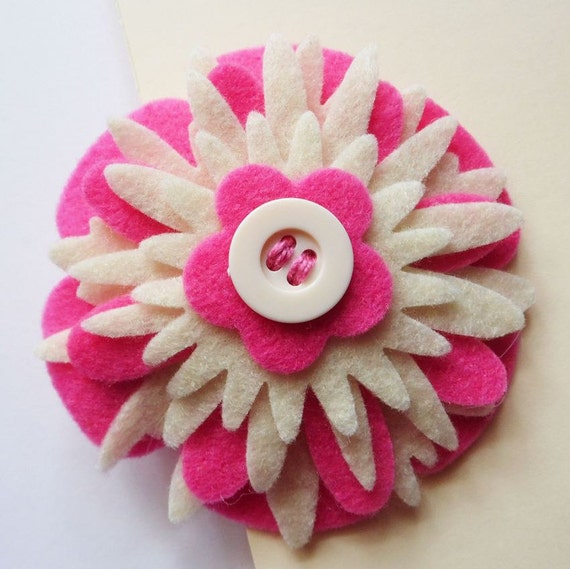 Items similar to Girls Hair Clips FLOWER PINK, felt hair clip on Etsy