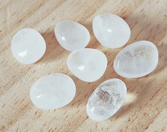 Clear Quartz Tumbled Stones, 7 pieces, Energy Crystal Healing, White quartz pocket stones