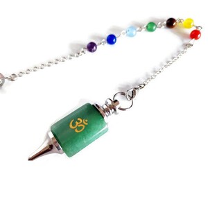 Green aventurine pendulum, pendulum with OM symbol, tool for dowsing and energy healing, natural stone pendulum