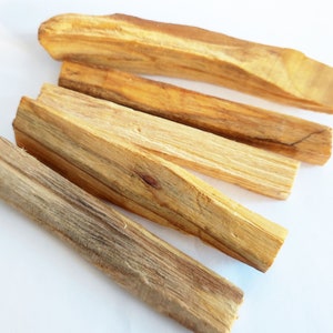 Peruvian Palo Santo Sticks: Natural Cleansing Incense