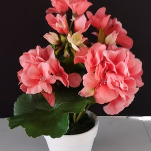 Artificial mini geranium plant silk flower arrangements