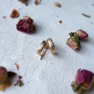 Victoria Floral Engraved Huggie Hoops, Gold Huggie Hoop Earrings, Romantic Jewelry, Romantic gift for her, Floral Jewelry, Vintage Jewelry