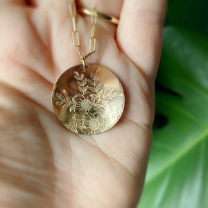 Arlisle Wildflower Bloom necklace in large, birth flower necklace, custom birth flower jewelry, memorial jewelry, vintage floral necklace