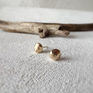 Pebble Hammered studs, minimalist earrings, minimalist stud earrings, everyday gold studs, 6mm gold stud earrings, mother’s day gift
