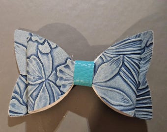 Light Blue With Details & Teal Middle Hair Bow