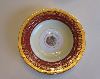 Plate By Victoria for Cartwright and Edwards England Rare and collectible great gift for her Vintage collectible Hand finished Daffodil