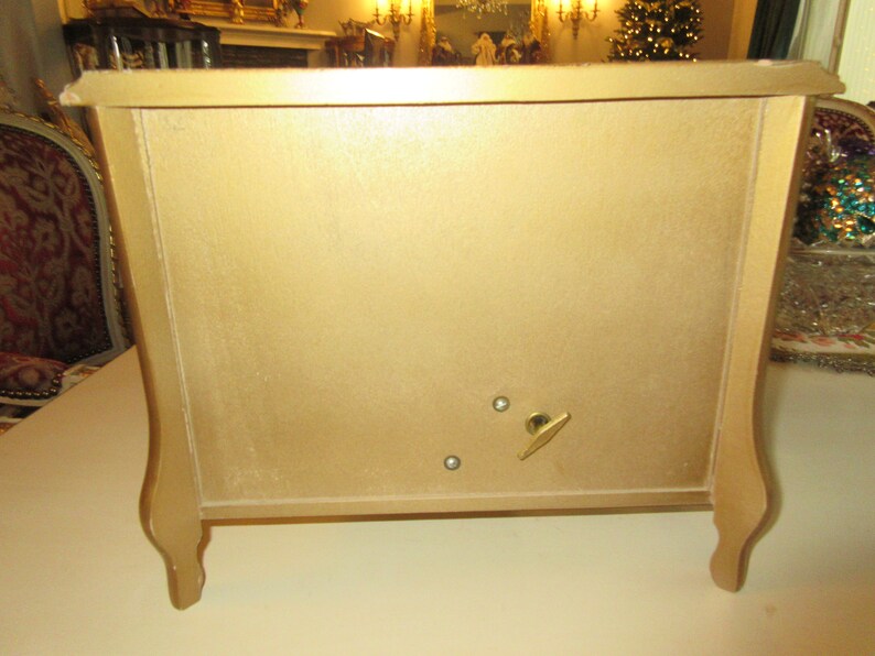 JAPAN MUSICAL JEWELRY Box