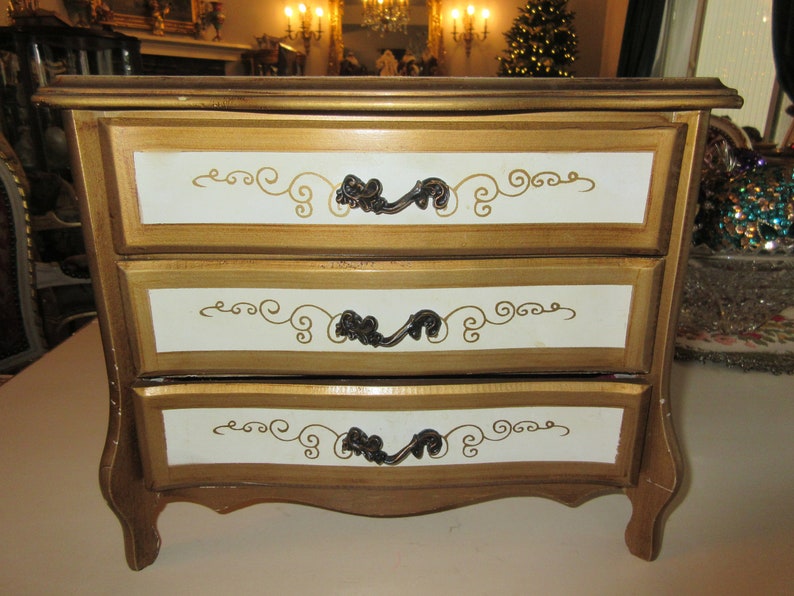 JAPAN MUSICAL JEWELRY Box