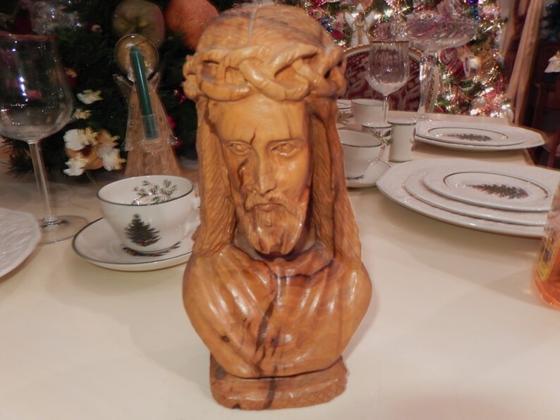 JESUS STATUE image 0
