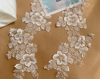 Light iVory Simply Gorgeous Thin Floral Design Embroidery Lace Appliques in Pair