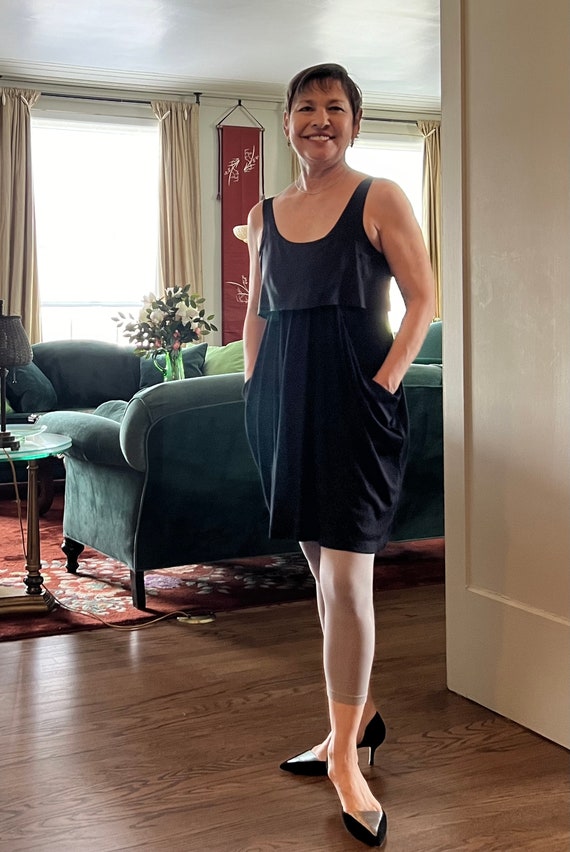 VNTG 1990s THEORY Adorable Little Black Dress - Exposed Back Zipper - Tiered - Pockets - Marked Size 0 - XSP