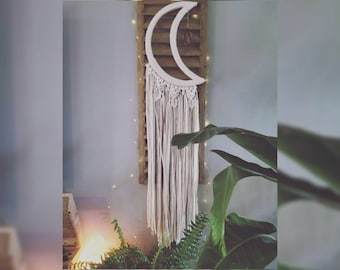 Moon macrame wall hanging. Crescent moon decor. Moon phase decor. Macrame wall hanging. Geode slice.