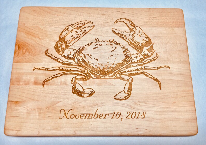 CRAB CUTTING BOARD with Family Name and Location Etsy