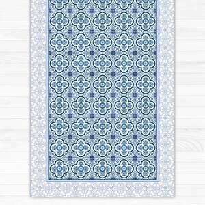 Blaue Vinyl-Bodenmatte, Teppich, Linolteppich, bedruckter PVC-Teppich mit floralen Fliesen. Kunstmatt.