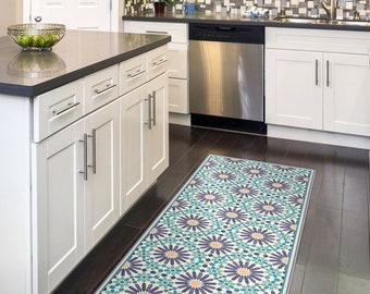 Tapis de sol de cuisine avec des carreaux marocains en violet et turquoise. Tapis de cuisine, paillasson ou tapis pour animaux de compagnie.