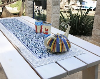 Vinyl table runner in blue and white . Elegant vinyl runner, printed to order. PVC table runner - Art Mat