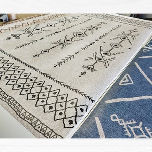 Samara Vinyl Floor Mat With Boho Design, Geometric Vinyl Rug. Black ...