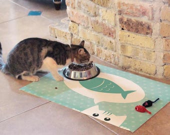 Cat food placemat in turquoise, vinyl Pet Mat, Hungry cat illustratie met vis. placemat voor katten // pet food mat // kattenmat // Easy Clean Up.
