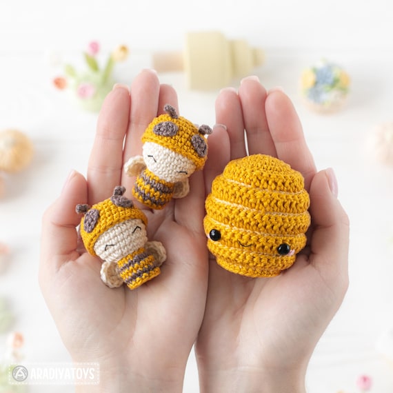6-in-1 Bee Farm Crochet Pattern Amigurumi by Aradiyatoys Mini