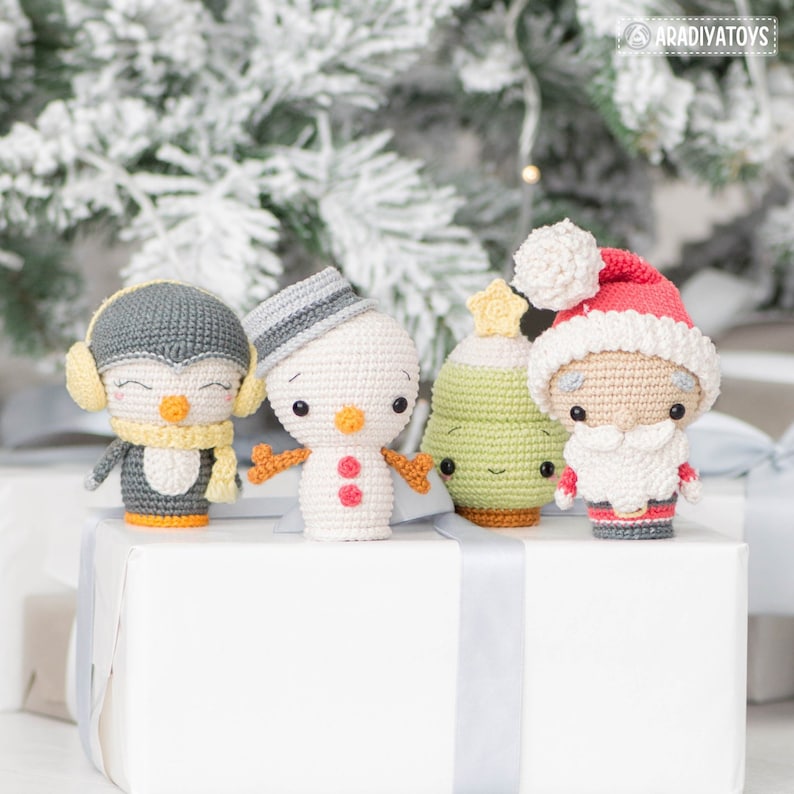 Christmas Minis set from “AradiyaToys Minis” collection, christmas decorations crochet pattern by AradiyaToys (Amigurumi tutorial PDF) 