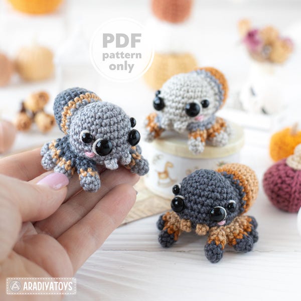 Wzór na szydełkowanie małego pająka, samouczek na Halloween, samouczek na amigurumi, AradiyaToys, mini królestwo, szydełkowa tarantula, plik DIY, ręcznie robiony wzór PDF na amigurumi