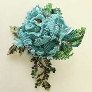 BlumenBrosche, handgefertigt, Unikat Schmuck, bestickte Blumen booch, türkis rose.