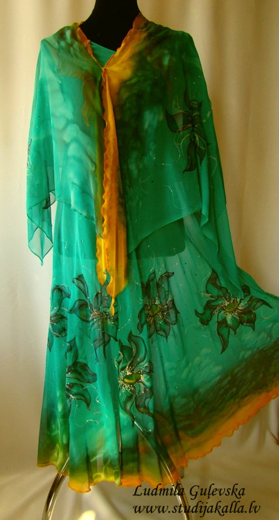 emerald green floral satin dress San antonio satin midi dress emerald green – azura rose main image 0