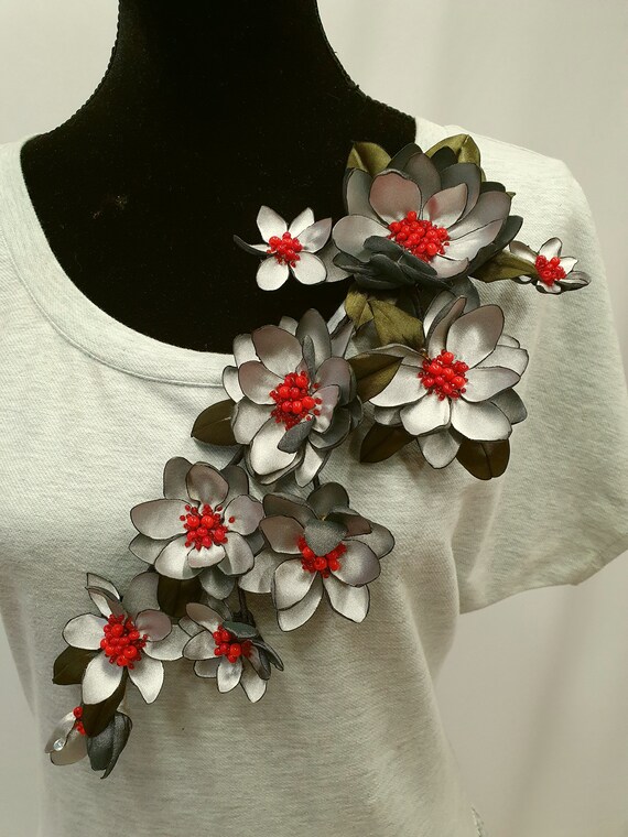 grey dress with red accessories Striking red dress hi-res stock photography and images