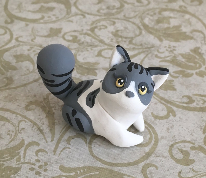 clay cat figurines