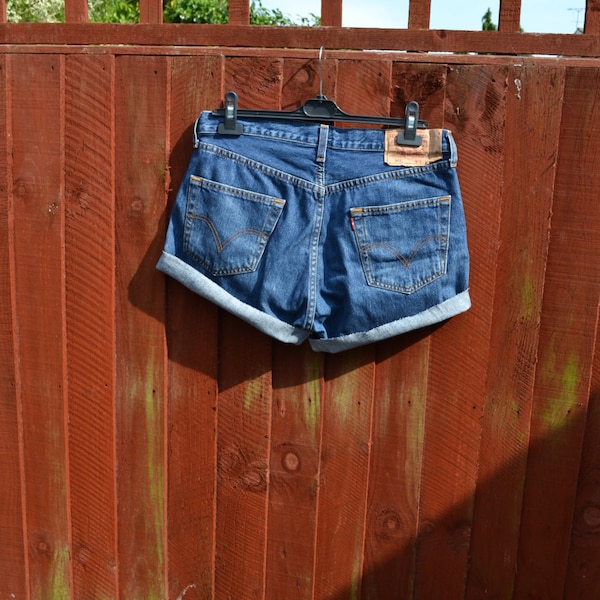 24 HR SALE! Vintage Levi's - W 34 L 32