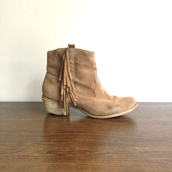 Vintage Western Cowboy Beige Heeled Tasseled Fringed Ankle Boots