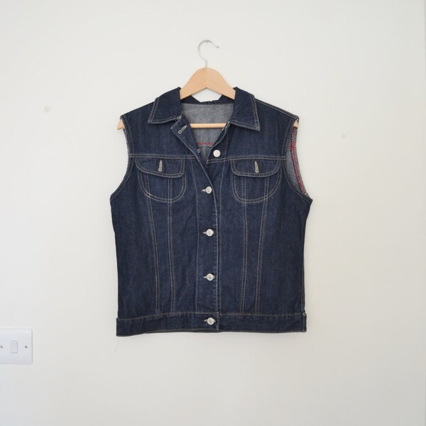 Vintage 80s dark blue sleeveless denim jacket. vintage button up jean jacket. vintage denim jacket. vintage blue denim vest. denim vest.