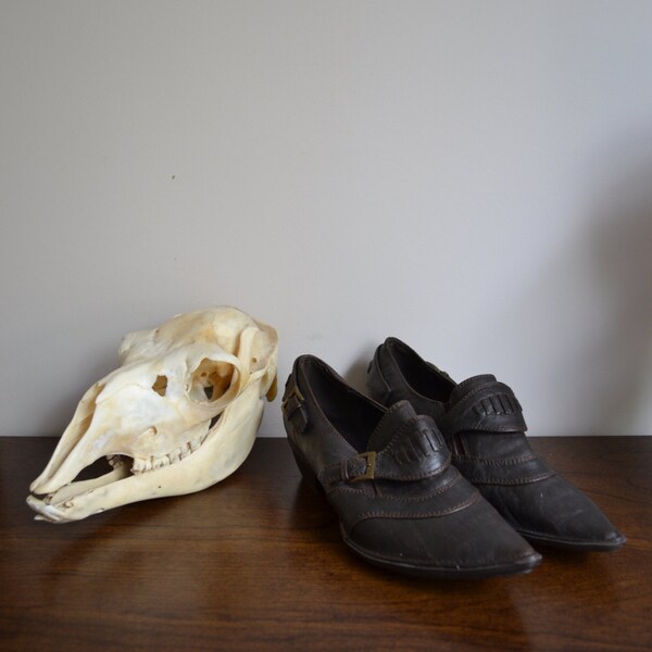 20% OFF SALE Vintage Western Graceland Shoes
