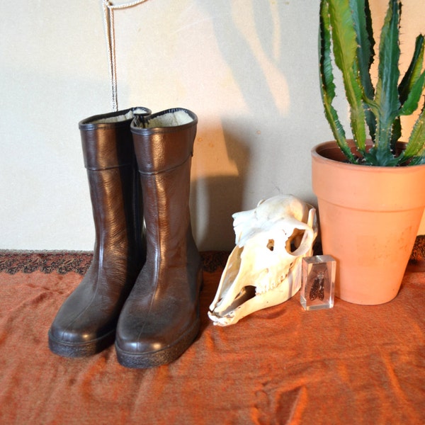 Vintage Tall Waterproof Brown Sheepskin Lined Boots Size 8.5 / UK 6 / EU 39