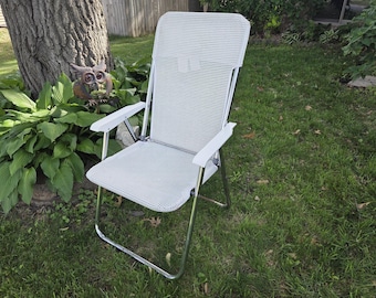 Vintage White Webbed and Aluminum Folding Garden/Lawn Lounge Chair