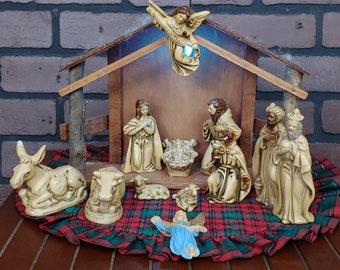 Gorgeous 13 Piece Large Nativity Set