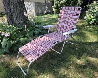 Vintage White and Red Webbed and Aluminum Folding Garden/Lawn Lounge Chair