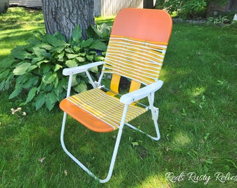 Vintage Orange and White Plastic Straw Folding Garden/Lawn Lounge Chair