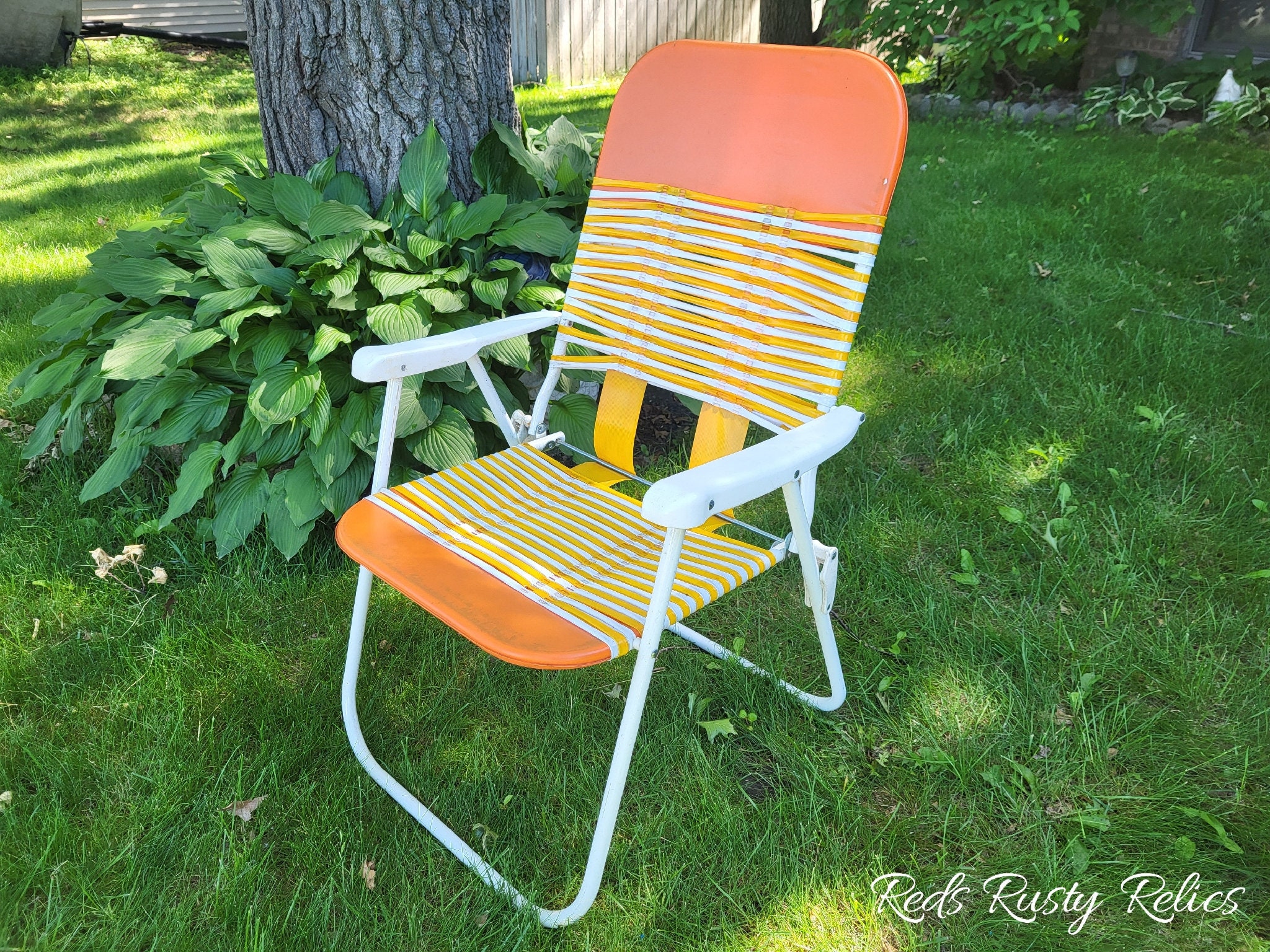 Vintage Orange and White Plastic Straw Folding Garden/lawn Lounge
