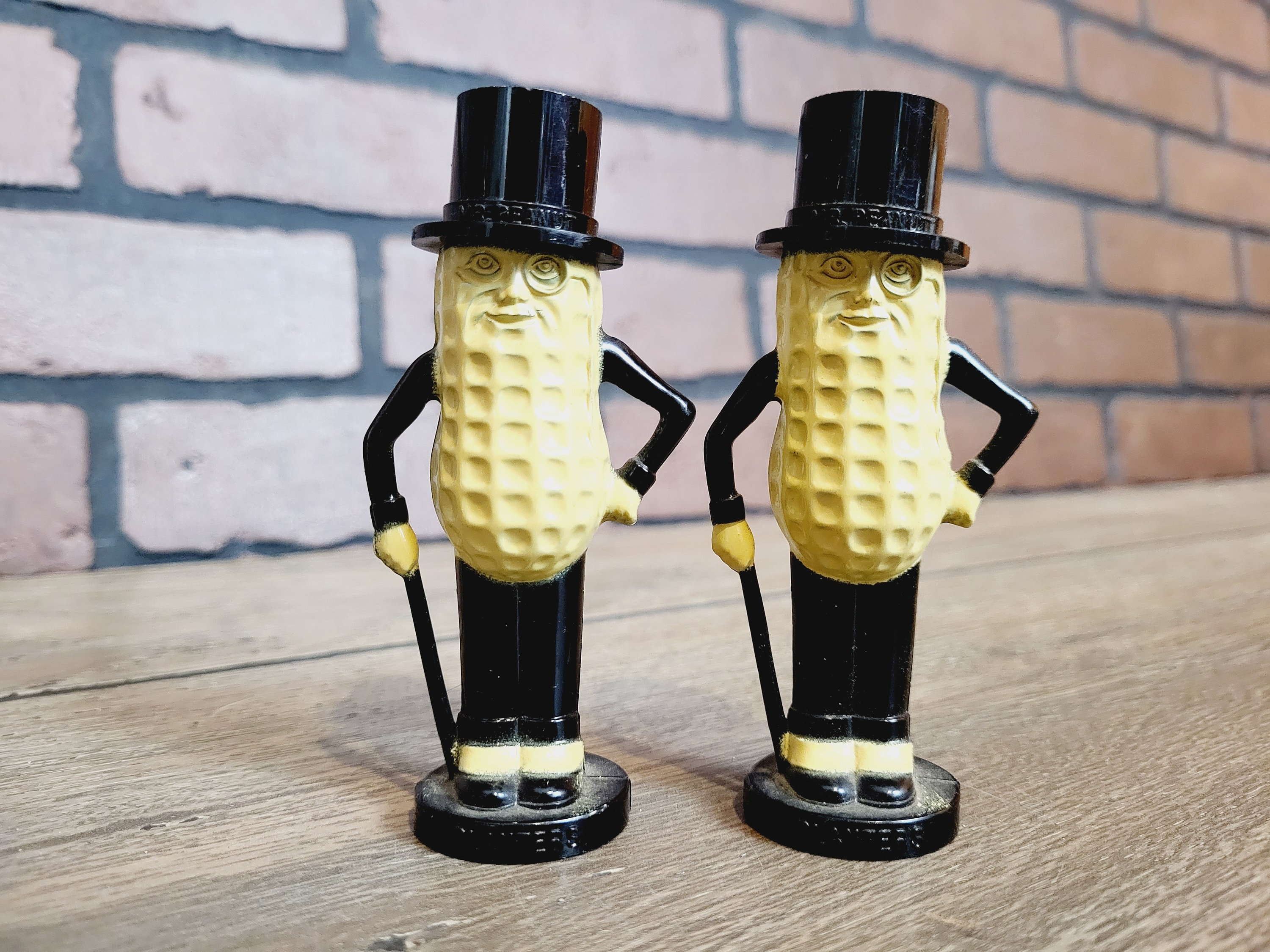 Mr Peanut Salt and Pepper Shakers - Etsy