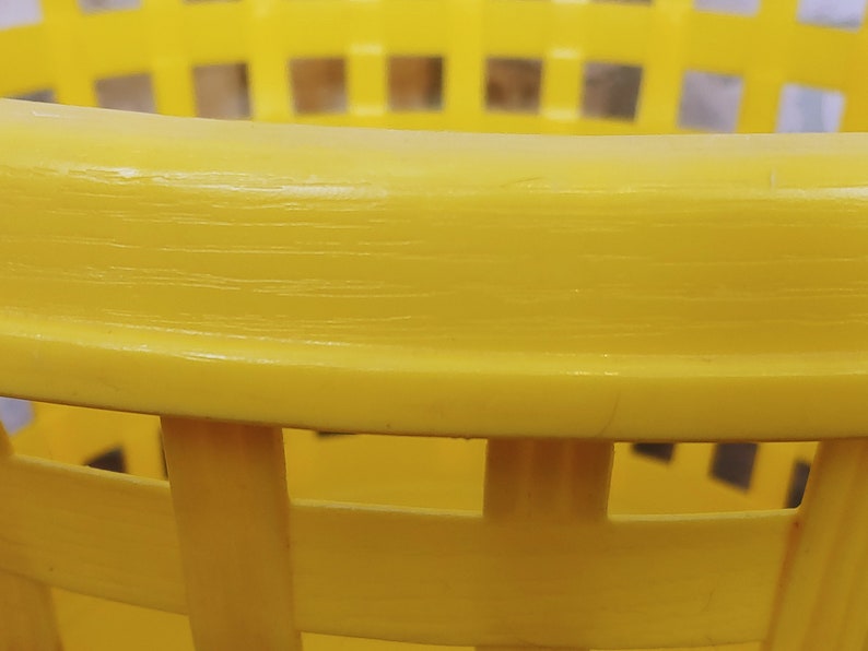 Vintage Rubbermaid Plastic Yellow Basket Weave Laundry Basket image 2