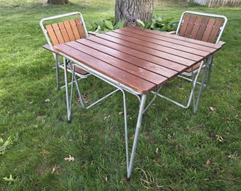 Vintage Pair of Wood Slat Aluminum Folding Garden/Lawn Lounge Chairs with Table