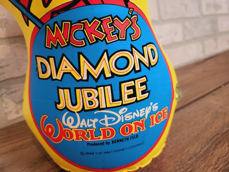 Vintage 1988 Mickey Mouse Diamond Jubilee World on Ice Inflatable Toy bild 7