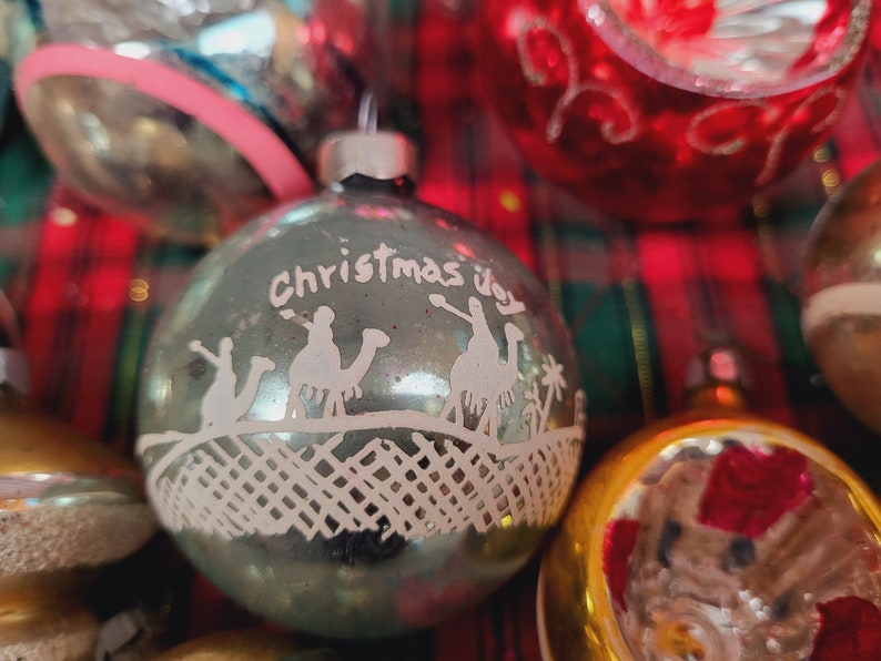13 Vintage Glass Christmas Ornaments Bild 4