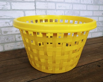 Vintage Rubbermaid Plastic Yellow Basket Weave Laundry Basket