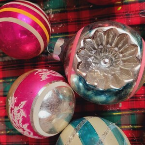 13 Vintage Glass Christmas Ornaments Bild 2