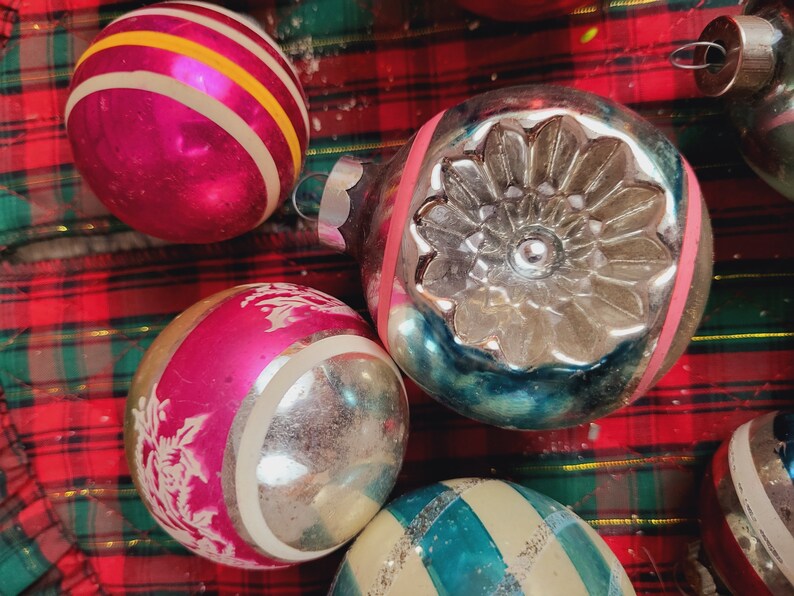 13 Vintage Glass Christmas Ornaments Bild 2