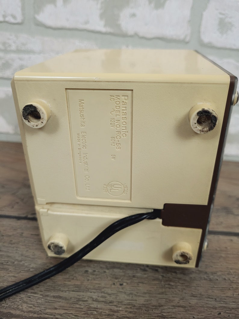 Panasonic Fluorescent Radio/Alarm Clock Model RC-58 image 8
