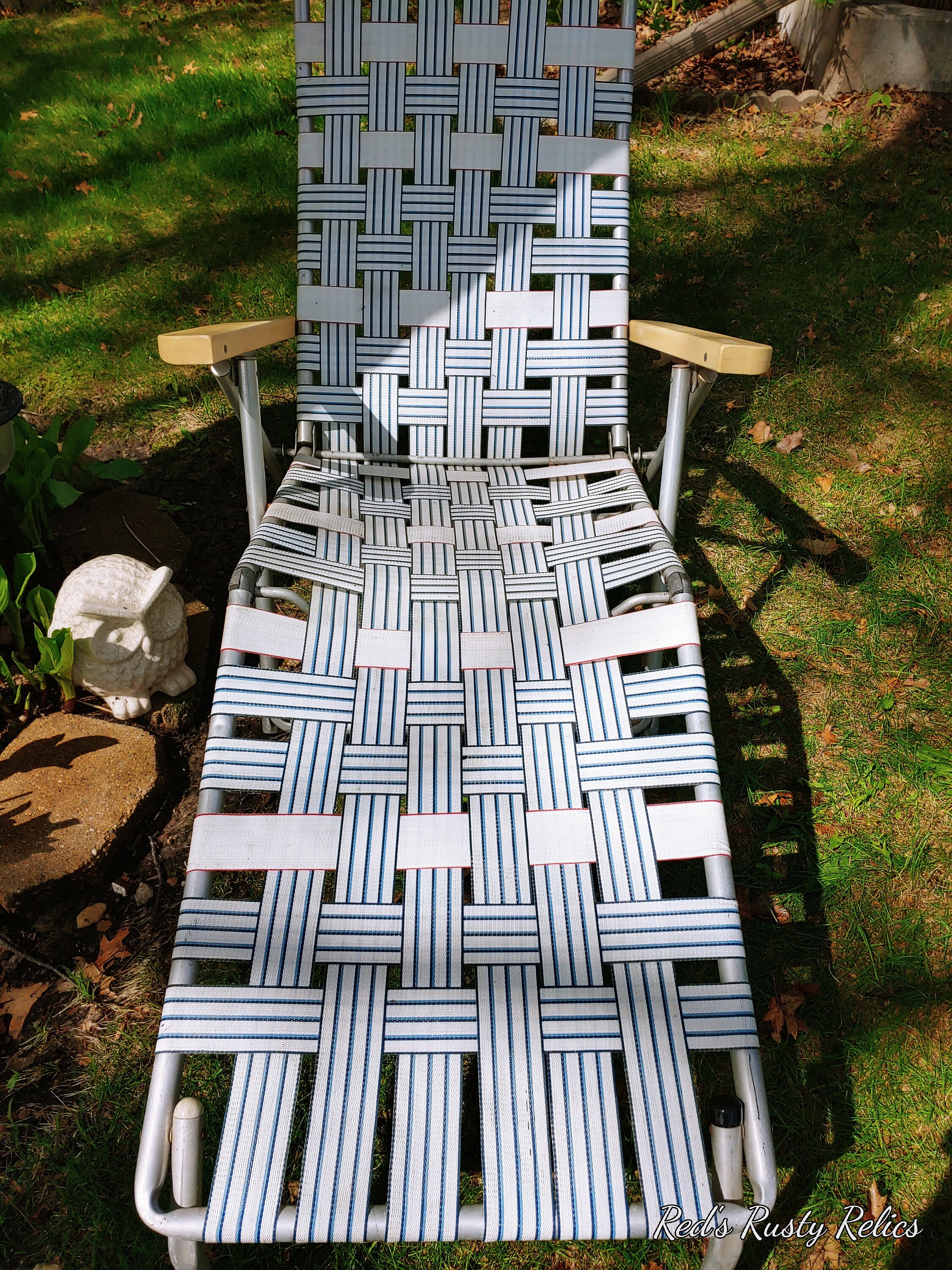 Aluminum webbed online lounge chairs