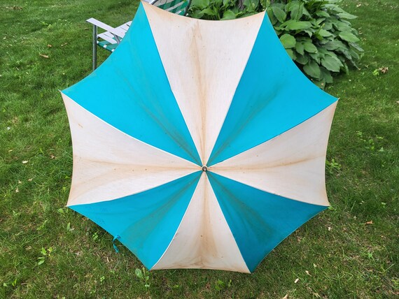 Groovy Blue and White Fabric Beach Chair Umbrella… - image 8